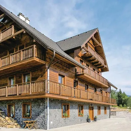 Three-bedroom In Lejlighed