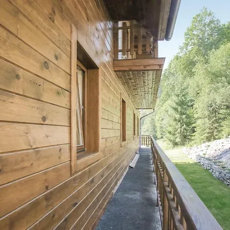 Three-bedroom In Lejlighed